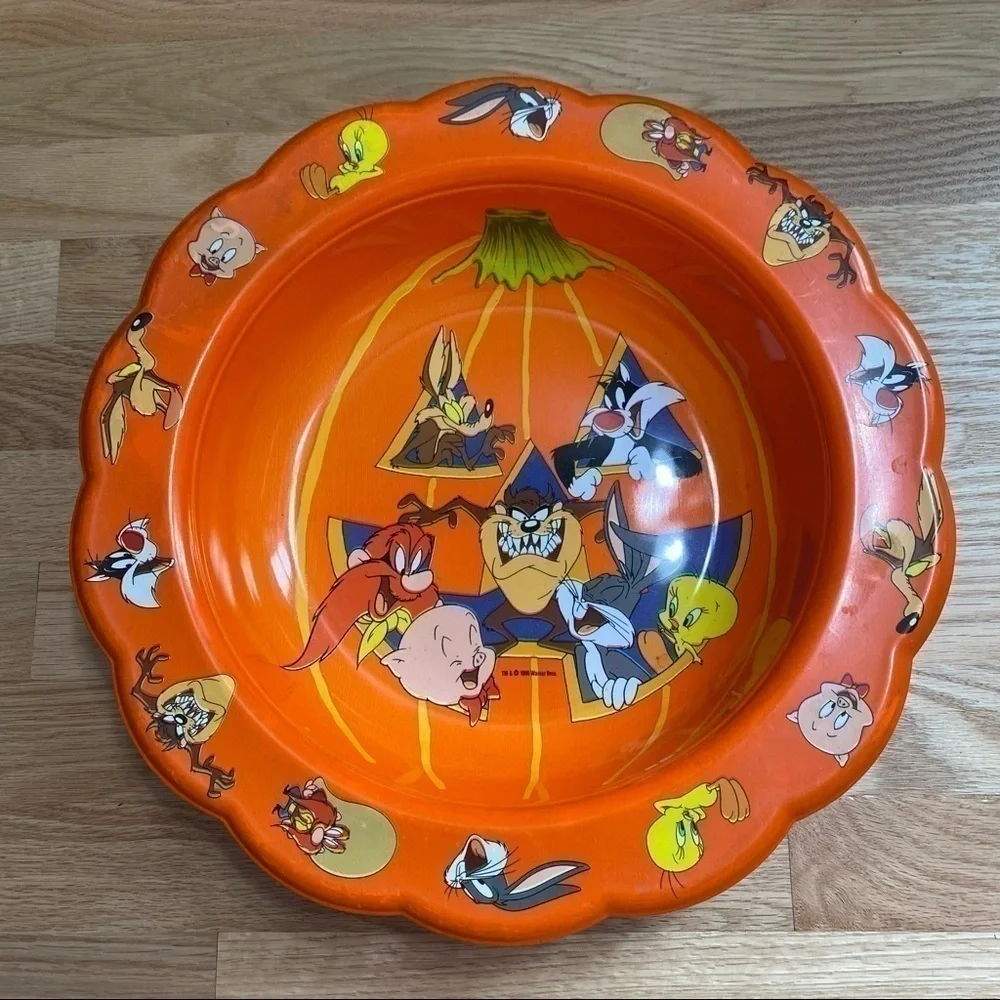 Looney Tunes Snack Serving Bowl Vintage Warner Bros Tasmanian Devil Wiley Orange